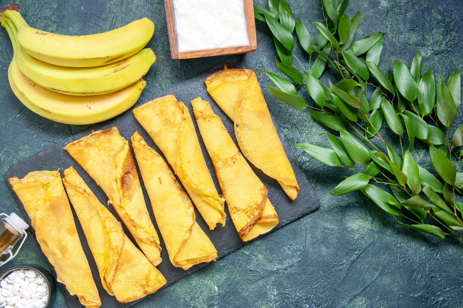 Crispy lavash triangles with banana-curd filling